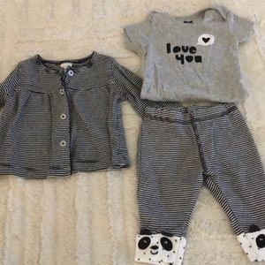 Three piece baby outfit!